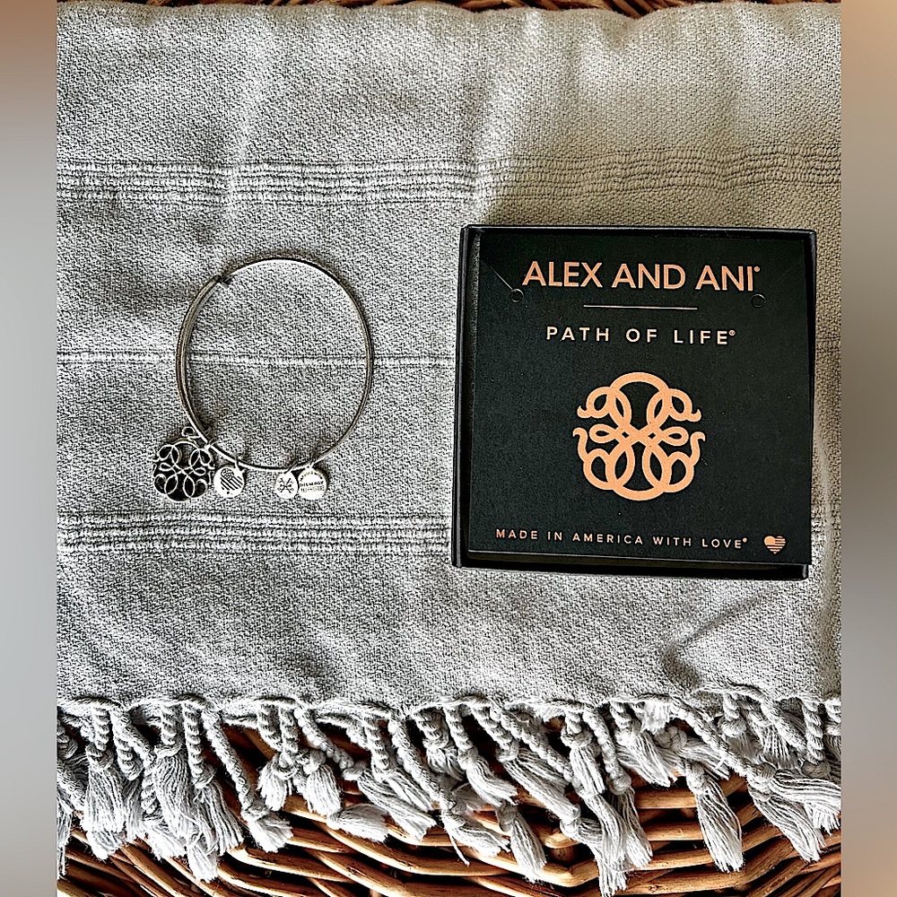 NWT authentic ALEX & ANI / Path Of Life lll / Rafaelian Silver / Bracelet / OS